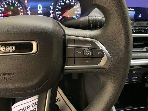 Used 2024 Jeep Compass Sport AWD/4WD image 29