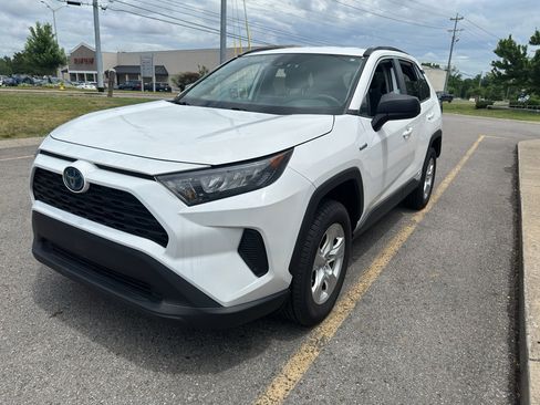 Used 2021 Toyota RAV4 LE AWD/4WD image 8