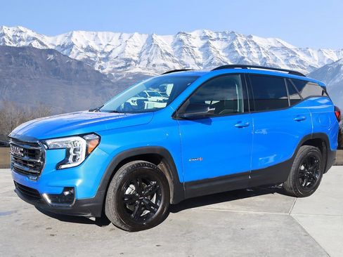 Used 2024 GMC Terrain AT4 w/ Infotainment Package II image 2