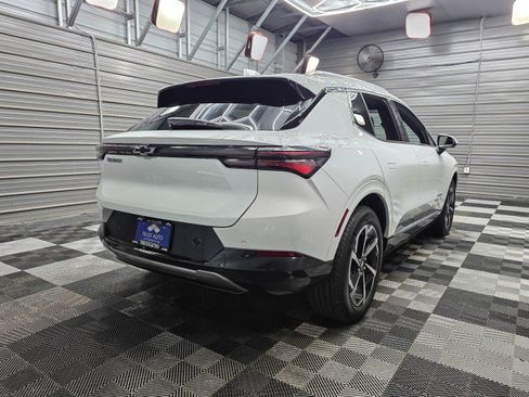 Used 2024 Chevrolet Equinox EV LT FWD image 6