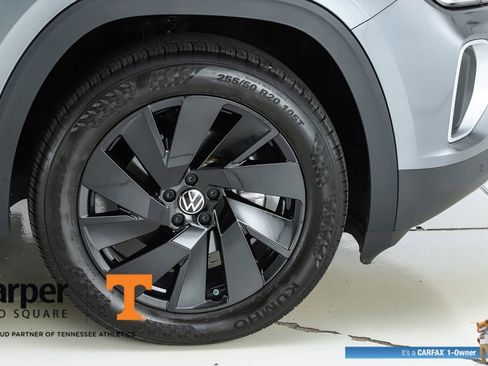 Used 2025 Volkswagen Atlas SE w/ Black Wheel Package image 14