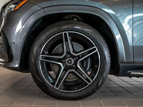 Certified 2025 Mercedes-Benz GLS 450 4MATIC image 7