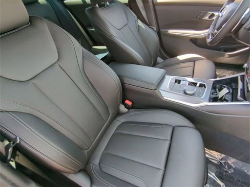 New 2025 BMW 330i Sedan w/ Convenience Package image 11