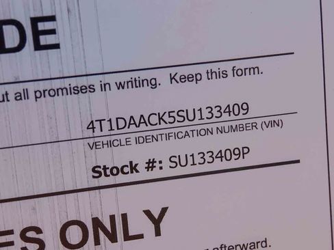 Used 2025 Toyota Camry SE image 28