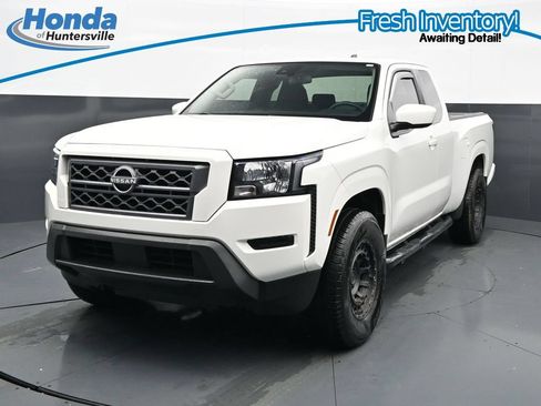 Used 2024 Nissan Frontier SV RWD image 4