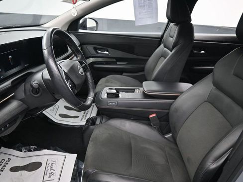 Used 2023 Nissan Ariya FWD image 24