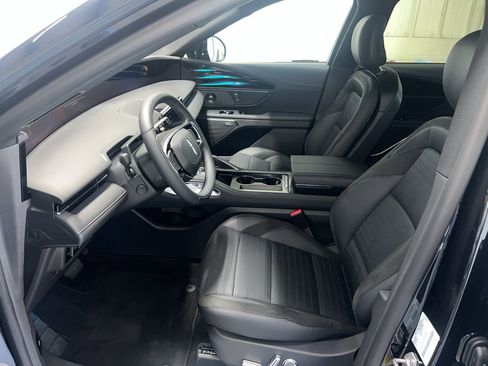 New 2025 Lincoln Nautilus Reserve w/ Jet Appearance Package image 9