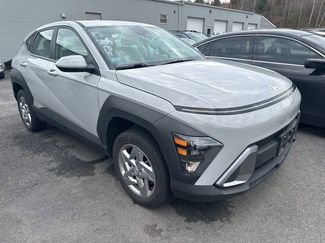 Used 2024 Hyundai Kona SE video 1