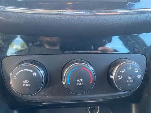 Used 2014 Chrysler 200 LX image 18