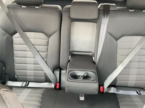 Used 2021 Ford Edge SEL image 18
