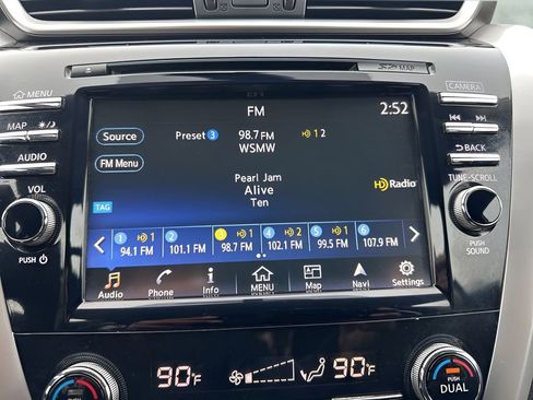 Used 2017 Nissan Murano SV w/ Premium Package image 18