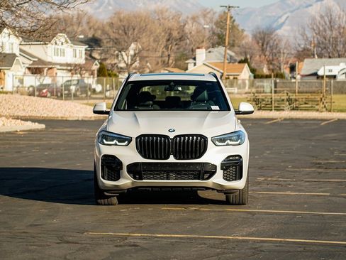 Used 2023 BMW X5 xDrive40i w/ M Sport Package image 2