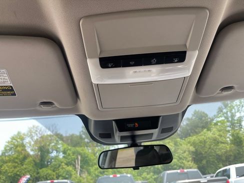 Used 2024 Nissan Rogue S FWD image 34