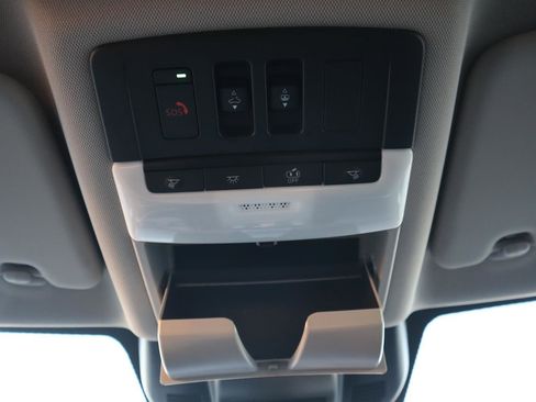 Used 2023 Nissan Rogue SL w/ SL Premium Package image 35