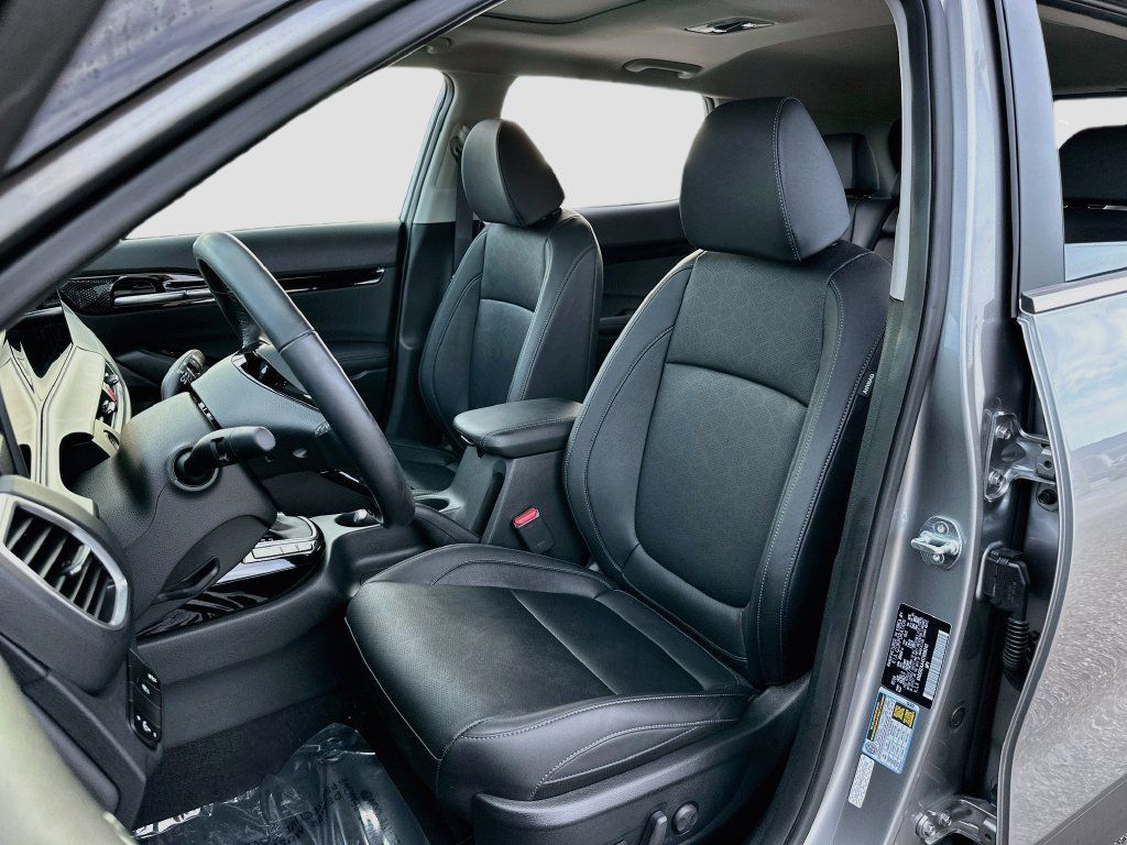 Used 2025 Kia Seltos EX w/ EX Sunroof Package FWD image 21