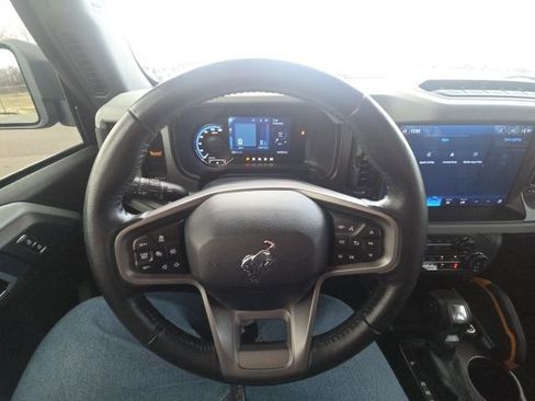 Used 2022 Ford Bronco Badlands image 38