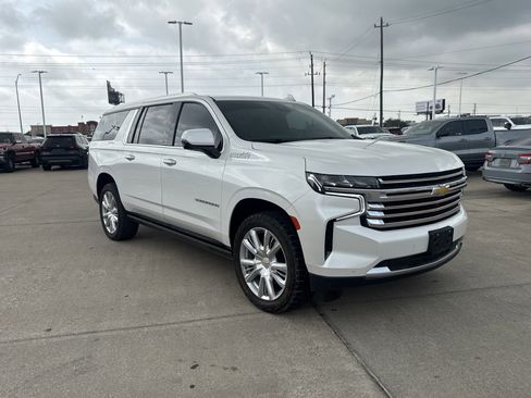 Used 2024 Chevrolet Suburban High Country w/ Max Trailering Package AWD/4WD image 16