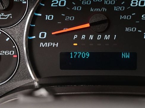 Used 2025 Chevrolet Express 3500 LT w/ LT Preferred Equipment Group RWD image 24