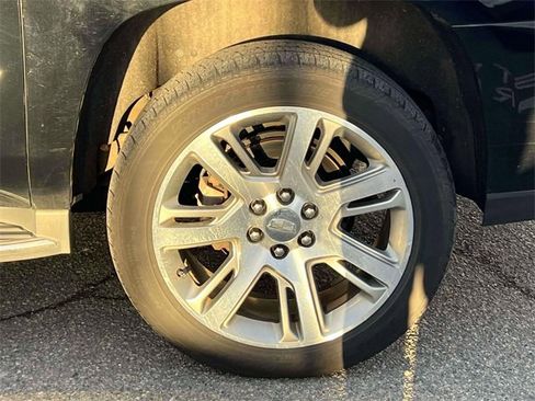 Used 2017 Cadillac Escalade ESV Luxury image 10