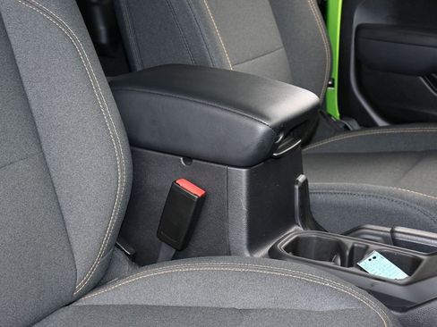 Used 2025 Jeep Wrangler Sport image 34