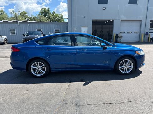 Used 2018 Ford Fusion S FWD image 2