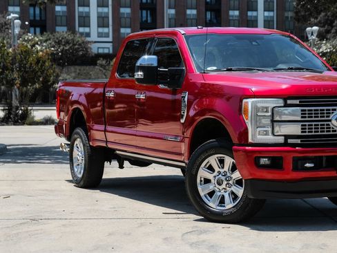 Used 2017 Ford F250 Platinum w/ FX4 Off-Road Package AWD/4WD image 2