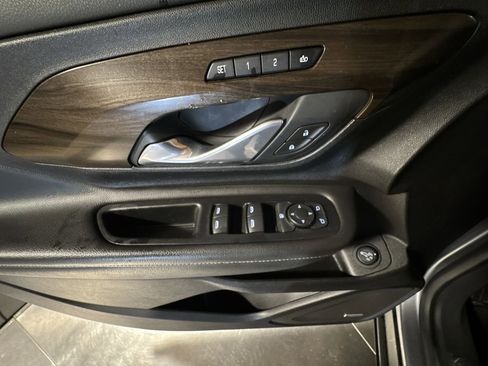 Used 2018 GMC Terrain Denali w/ Advanced Safety Package image 20