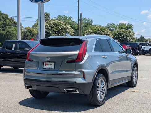 Used 2025 Cadillac XT4 Premium Luxury FWD image 3