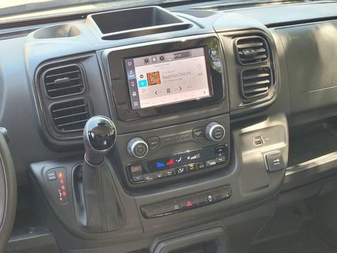 Used 2025 RAM ProMaster 2500 w/ Convenience Group FWD image 14