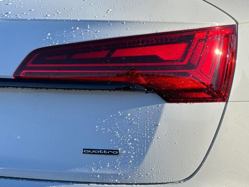 Certified 2025 Audi Q5 2.0T Premium w/ Convenience Plus Package image 23