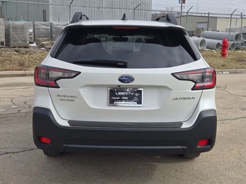 Used 2023 Subaru Outback Premium image 12