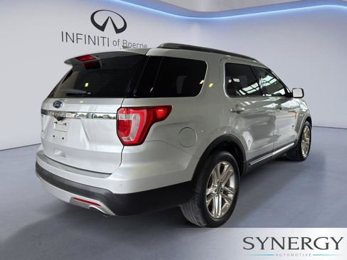 Used 2016 Ford Explorer XLT w/ Equipment Group 202A FWD image 5
