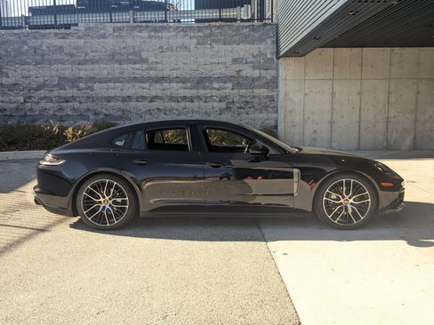 Used 2023 Porsche Panamera image 8
