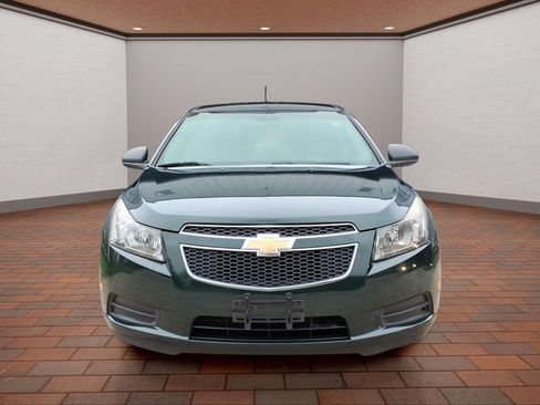 Used 2014 Chevrolet Cruze LS FWD image 2