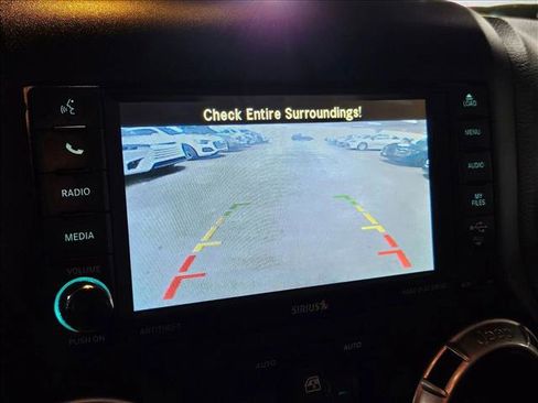 Used 2015 Jeep Wrangler Unlimited Rubicon w/ Connectivity Group image 13