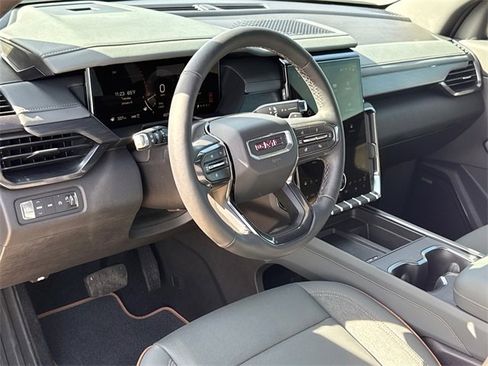 Used 2025 GMC Acadia AT4 image 20