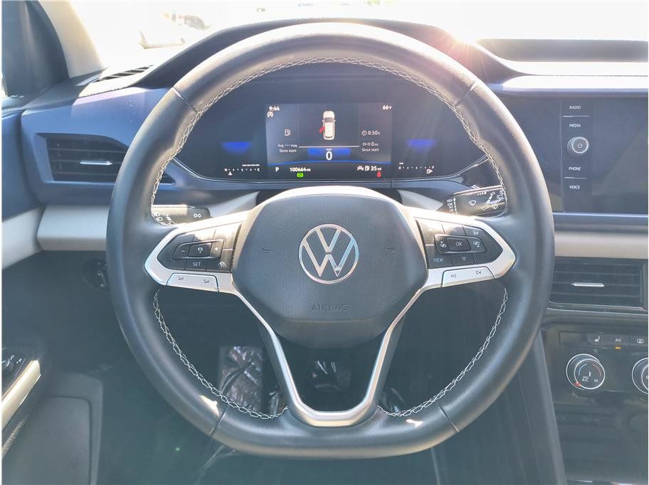 Used 2023 Volkswagen Taos SE FWD image 7