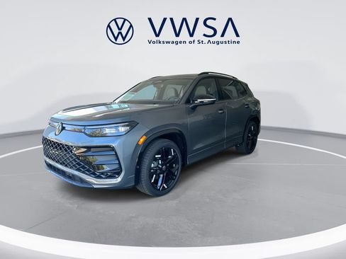 New 2026 Volkswagen Tiguan SE R-Line FWD image 3