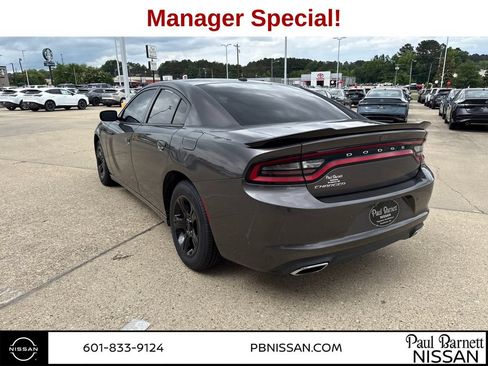 Used 2021 Dodge Charger SXT w/ Leather Interior Group RWD image 10