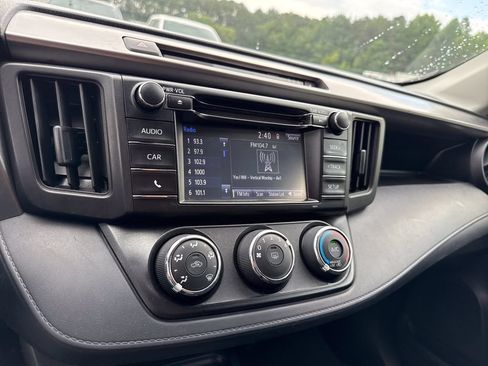Used 2017 Toyota RAV4 LE FWD image 27