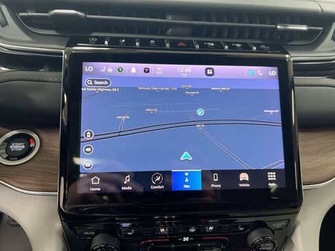 Used 2022 Jeep Grand Cherokee Summit w/ Adv Protech Group IV AWD/4WD image 15