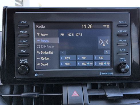 Used 2022 Toyota RAV4 LE image 17