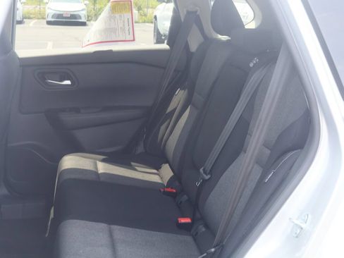 Used 2025 Nissan Rogue SV AWD/4WD image 34