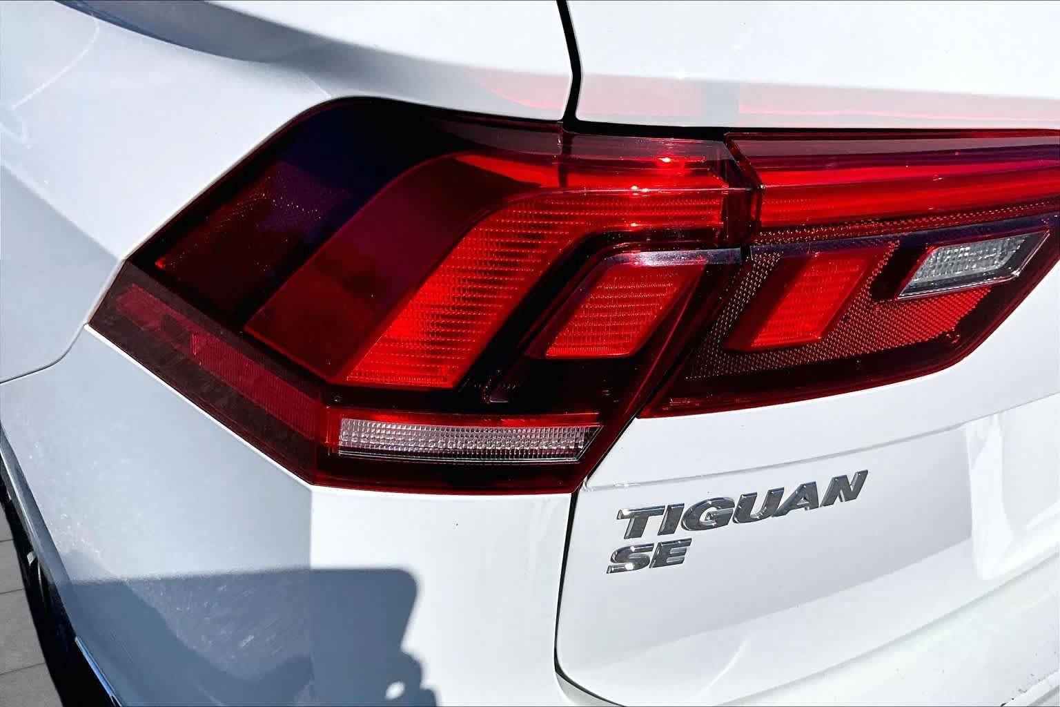 Used 2021 Volkswagen Tiguan SE w/ Panoramic Sunroof Package FWD image 29