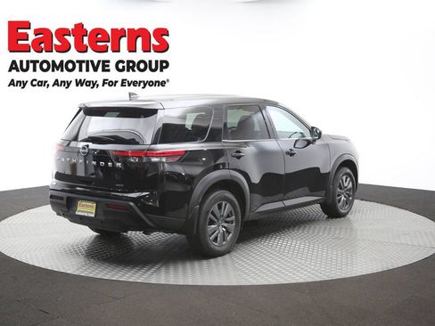 Used 2024 Nissan Pathfinder S AWD/4WD image 41