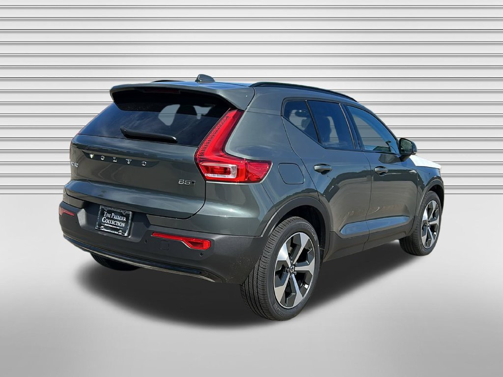 New 2026 Volvo XC40 B5 Core w/ Climate Package AWD/4WD image 4
