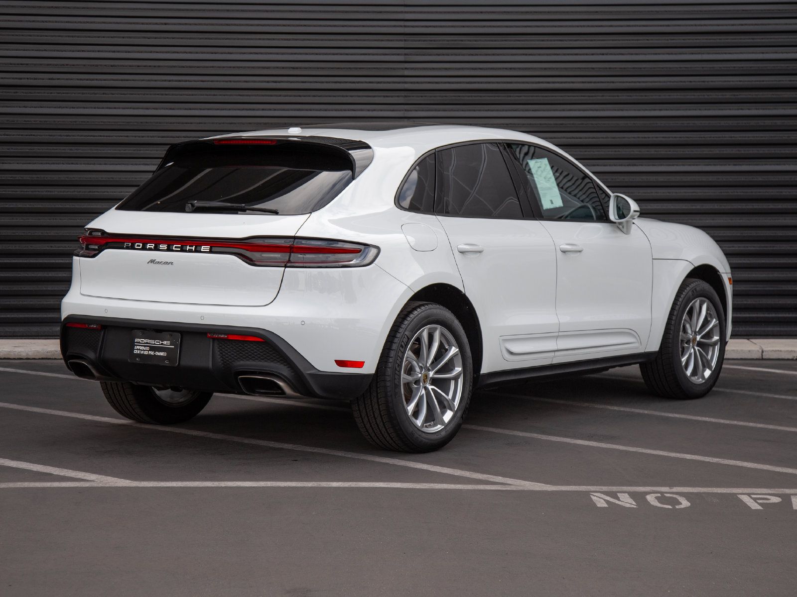 Certified 2026 Porsche Macan AWD/4WD image 7