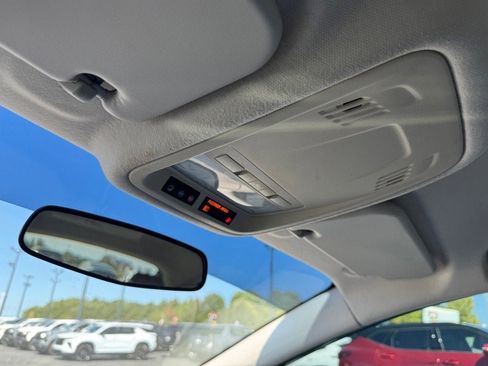 Used 2017 Chevrolet Cruze LT image 24