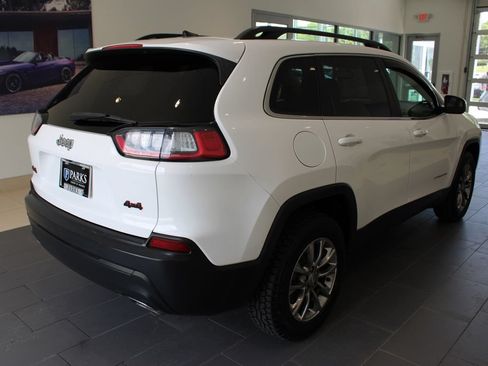 Used 2019 Jeep Cherokee Latitude Plus w/ Comfort/Convenience Group AWD/4WD image 21