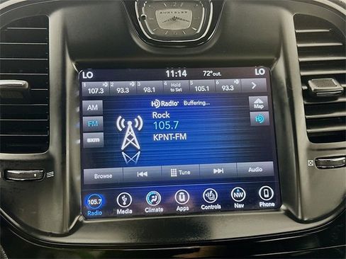 Used 2018 Chrysler 300 S w/ 300S Premium Group image 15